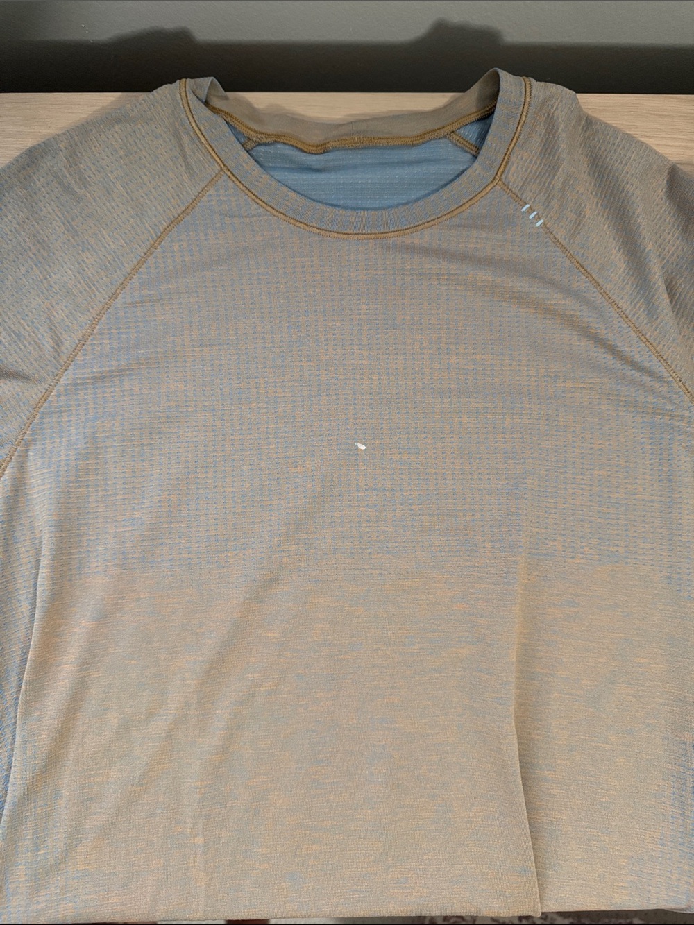 Lululemon Mens metal vent tech tee workout large gold blue